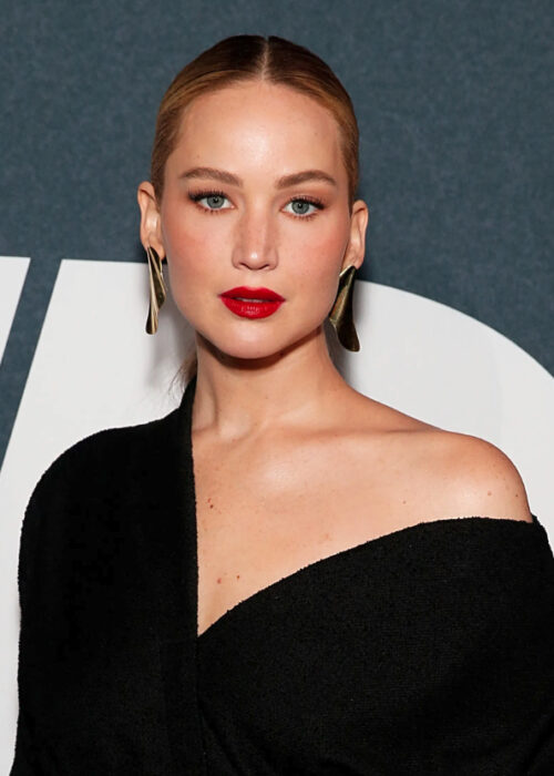 Jennifer Lawrence Makes the Classic Red Lip Look Effortless